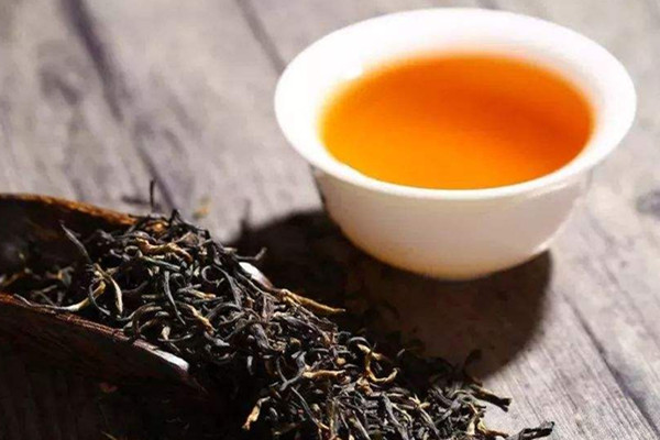 夏天能喝红茶吗,夏天可以喝红茶吗?会上火吗