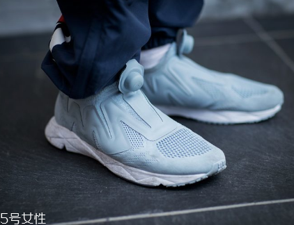 运动鞋不跟脚什么原因,长期穿运动鞋对脚有伤害吗?