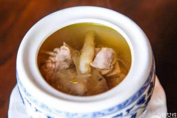 老母鸡汤下奶吗,老母鸡汤怎么炖下奶