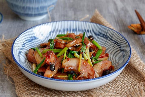 早上吃猪头肉会胖吗,减肥期间吃猪头肉会胖吗