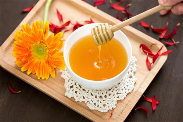 枸杞和蜂蜜能一起泡吗,枸杞和蜂蜜泡在一起有什么功效