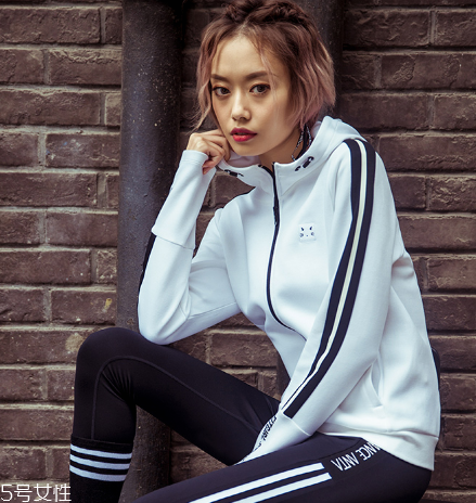 连帽衫搭配什么外套,连帽衫搭配什么裤子