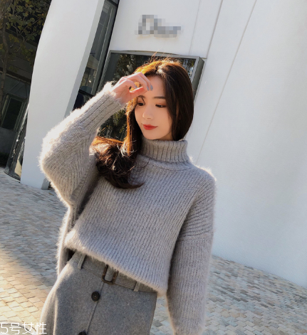 毛衣会穿大吗,毛衣比大衣长怎么穿