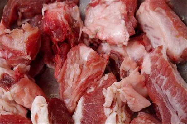 排骨能炖土豆吗,排骨可以放土豆炖吗?