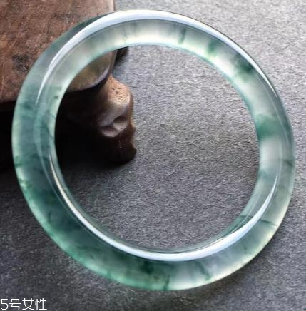 翡翠玉镯戴多久有水头,翡翠镯子怎么养出水头