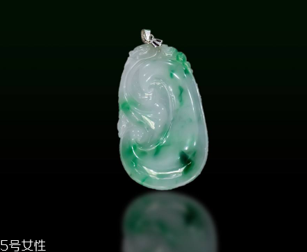 翡翠要经常佩戴吗,翡翠佩戴的好处 翡翠要经常佩戴吗,翡翠佩戴的好处