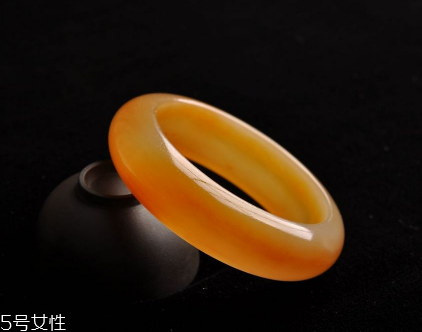 黄龙玉手镯好吗,如何挑选黄龙玉手镯