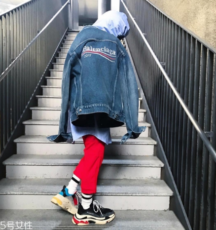 巴黎世家怎么样了,巴黎世家男装t恤