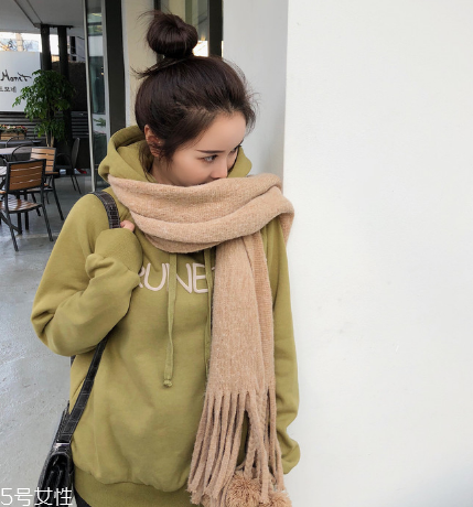 卫衣什么款式好看,什么款式的卫衣比较好看 卫衣什么款式好看,什么款式的卫衣比较好看