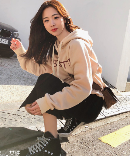 新买的卫衣怎么洗不掉色,新买的卫衣怎么洗 新买的卫衣怎么洗不掉色,新买的卫衣怎么洗