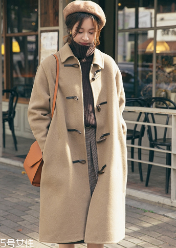 小脚牛仔裤配什么鞋子好看,休闲牛仔裤搭配什么鞋子