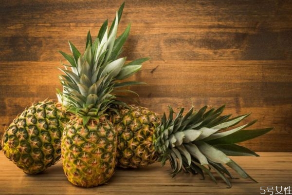 菠萝应该怎么催熟,菠萝怎样催熟