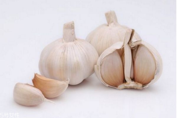 剥蒜后手指痛咋办,手指剥大蒜第二天肿痛怎么办