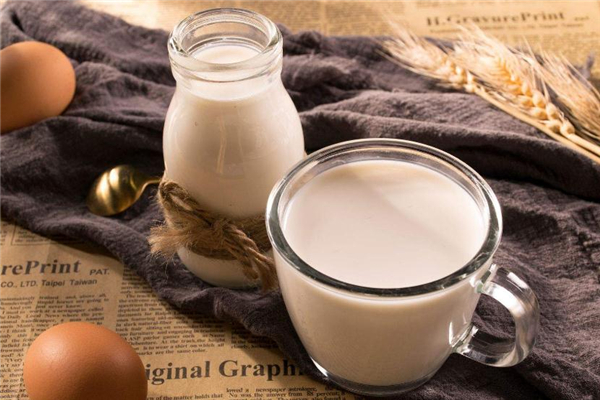 全脂牛奶和纯牛奶的区别,纯牛奶和全脂牛奶哪个好