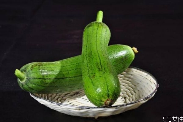 丝瓜和什么一起炒好吃?,丝瓜和什么一起炒好吃又营养