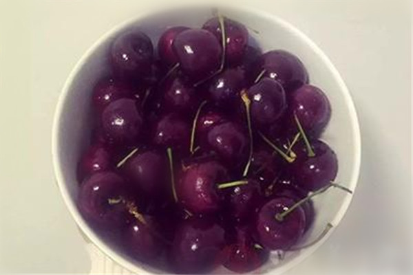 车厘子和樱桃哪个好?,车厘子跟樱桃哪个好