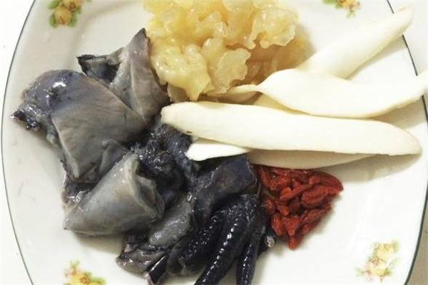 乌鸡和花胶可以煲汤吗,花胶乌鸡汤要炖多久才能可以吃