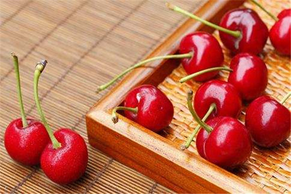 尿酸高吃樱桃能降尿酸吗,爱司盟牌西芹黑樱桃能降尿酸吗