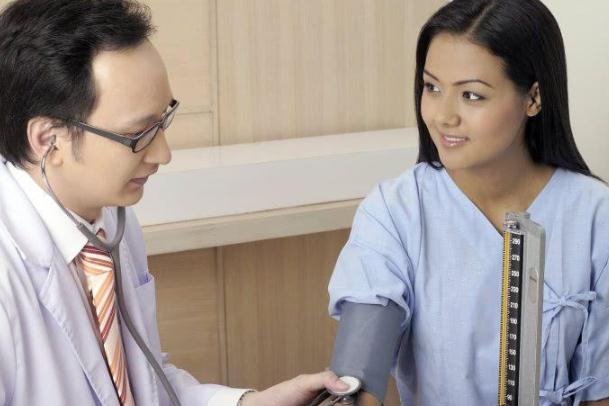 高血压怎么调理最好(高血压怎么调理最好吃什么菜)