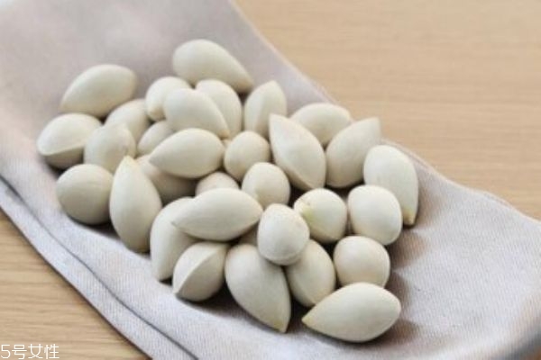 福建白果是什么做的,白果是什么样子