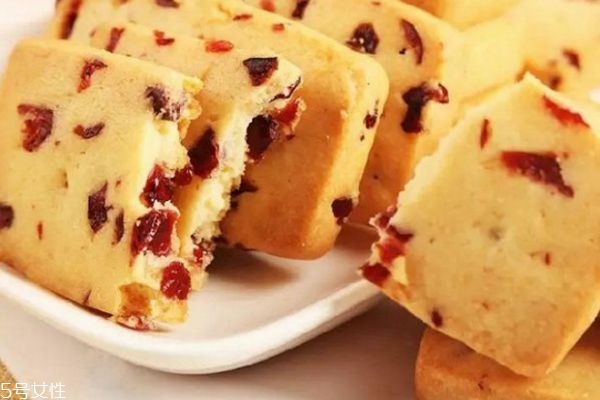 蔓越莓饼干热量高吗,蔓越莓曲奇饼干的热量