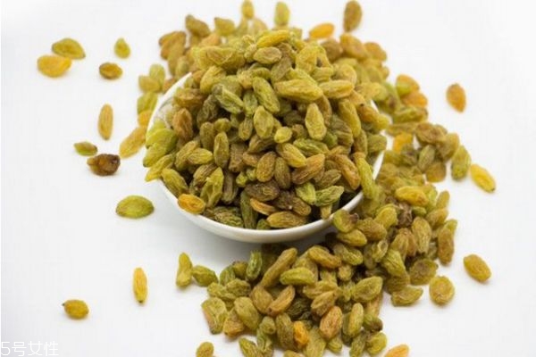 葡萄干可以泡酒吗?,黑加仑葡萄干可以泡酒吗