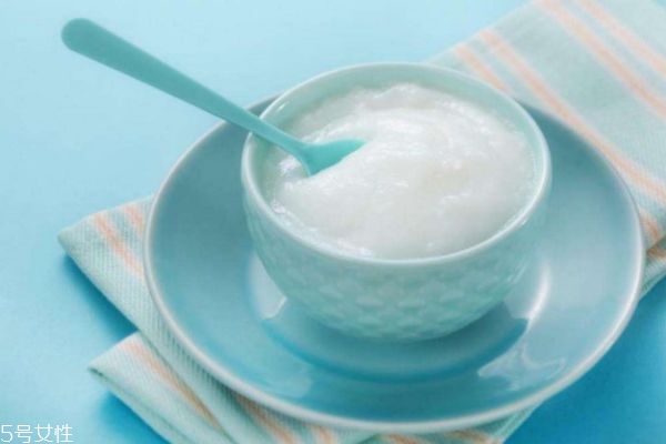 圣女果不适合和什么一起吃(圣女果跟什么不能一起吃)