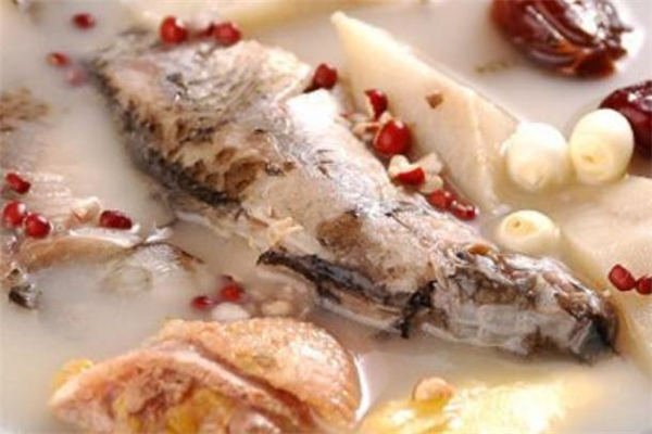 粉葛鲮鱼汤的做法,粉葛鲮鱼汤的做法窍门