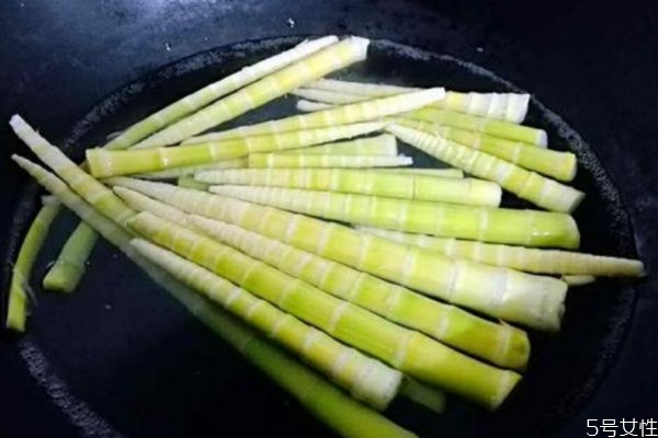 竹笋要不要用水焯一下,竹笋要用开水焯一下吗