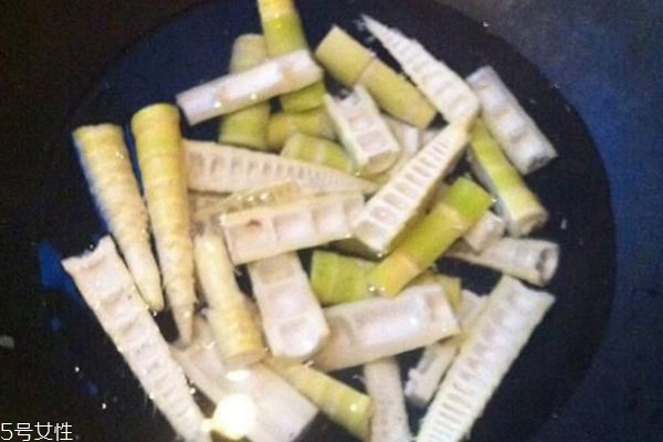 春笋要焯水吗,春笋要焯水吗 新鲜竹笋怎么处理