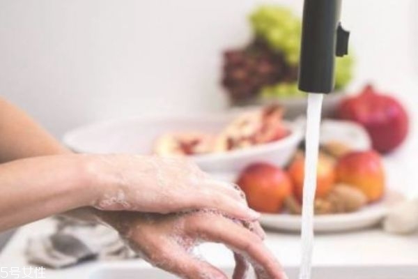 烫伤后的正确做法是什么,烫伤后应该怎么做 烫伤后的正确做法是什么,烫伤后应该怎么做