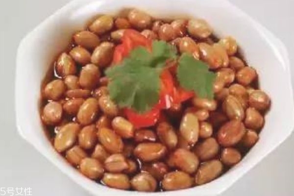 醋泡花生米是用生的还是熟的花生米,醋泡花生米是用熟的,还是用生的