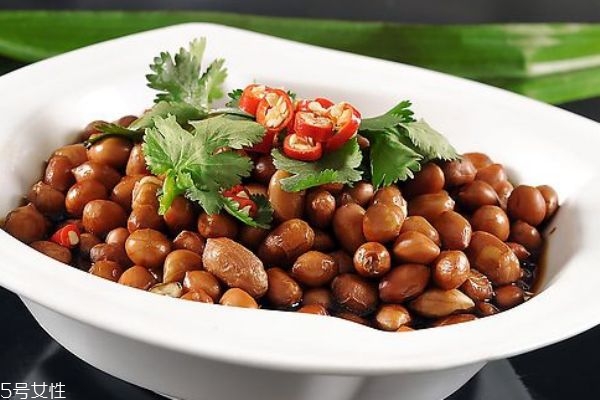 醋泡花生米一天吃多少合适,花生泡醋一天吃多少粒