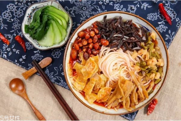 螺蛳粉的做法最正宗的做法,螺蛳粉怎么样做