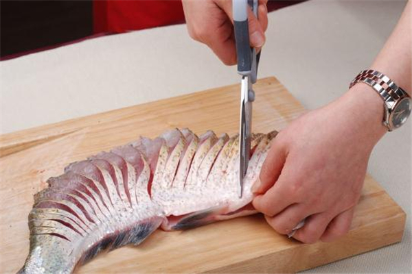 孔雀开屏鱼怎么切视频,孔雀开屏鱼怎么切