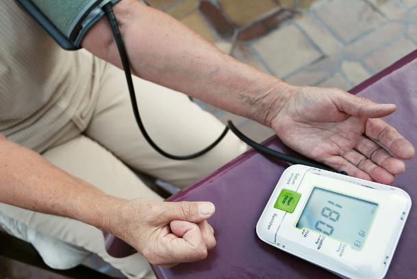 高血压的症状初期有什么症状(高血压的症状初期有什么症状) 高血压的症状初期有什么症状(高血压的症状初期有什么症状)