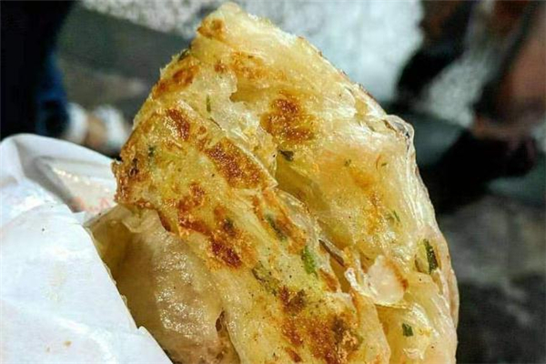 手抓饼的皮怎么做?,手抓饼的皮是用什么材料做的