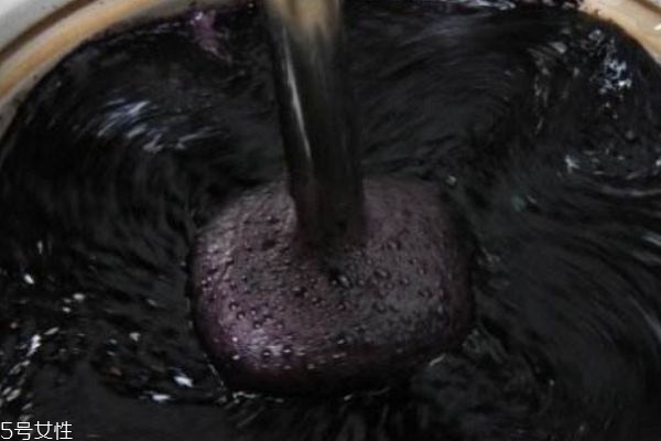 桑葚泡水一次放多少,桑葚干枸杞泡水一天需几粒