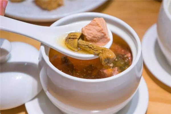 姬松茸和当归党参可以一起炖吗,姬松茸可以和当归炖鸡吗