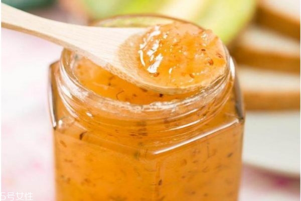 蓝莓果酱可以泡水喝吗,草莓果酱可以泡水喝吗 蓝莓果酱可以泡水喝吗,草莓果酱可以泡水喝吗