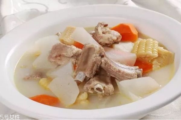 冬季喝什么汤养生最好,什么时候喝汤最好 喝汤的最佳时间