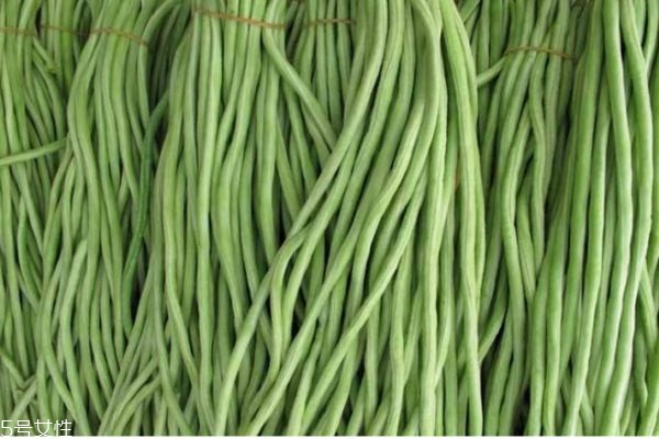 吃豇豆的好处有哪些,吃豇豆的好处和坏处 吃豇豆的好处有哪些,吃豇豆的好处和坏处