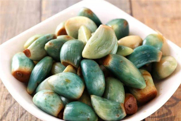 醋泡大蒜为什么会变绿色,醋泡大蒜为什么会变绿能吃吗 醋泡大蒜为什么会变绿色,醋泡大蒜为什么会变绿能吃吗