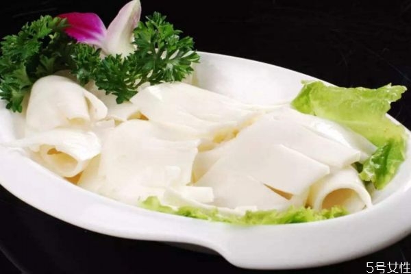 黄喉怎么做好吃?,毛肚黄喉怎么做好吃