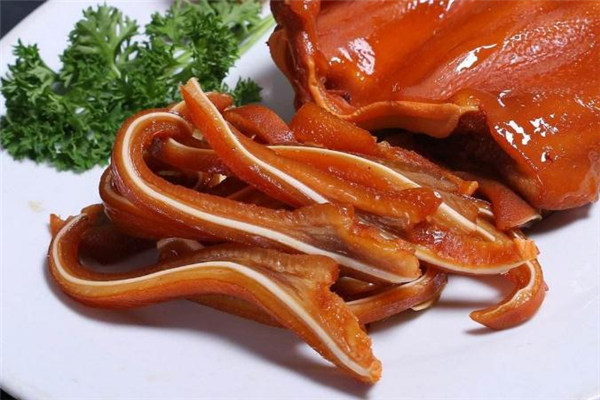 猪耳朵适合什么人吃,猪耳朵什么人不适合吃 猪耳朵适合什么人吃,猪耳朵什么人不适合吃