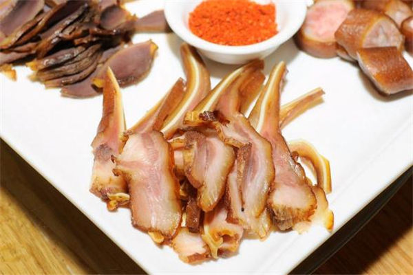 猪耳朵怎么切好看,猪耳朵怎么切大薄片 猪耳朵怎么切好看,猪耳朵怎么切大薄片