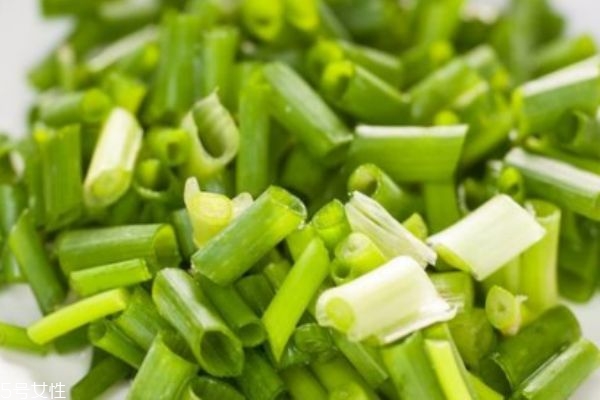 大葱生吃好吗,大葱怎么保存最好