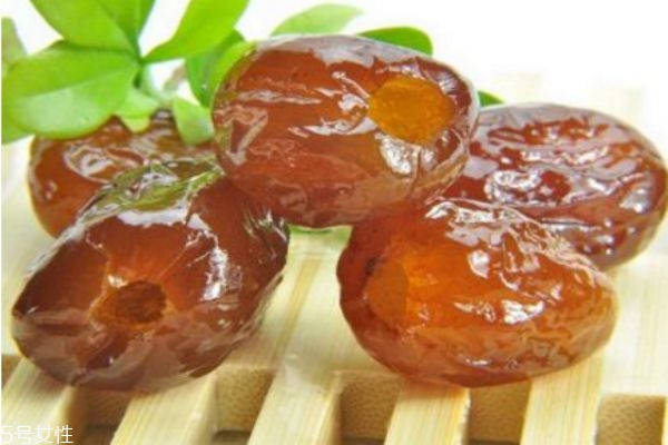 蜜枣和什么泡水喝好,蜜枣泡水喝有什么好处