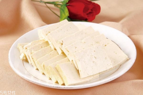 豆腐能吃多少合适,豆腐每天吃多少最好