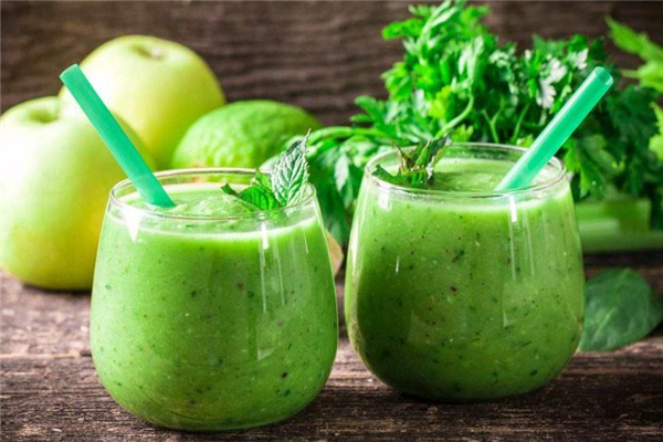 榨芹菜汁要加水吗,榨芹菜汁需要加水吗